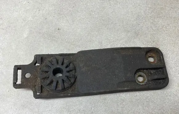 Opel Insignia A Radiator mount bracket 13337769