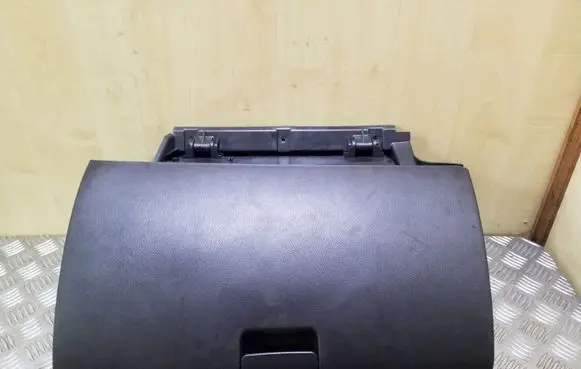 Chevrolet Captiva Glove box set 96630051 96630050