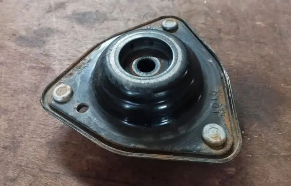 Chrysler Town u0026 Country V Coil spring mount 04721547AB