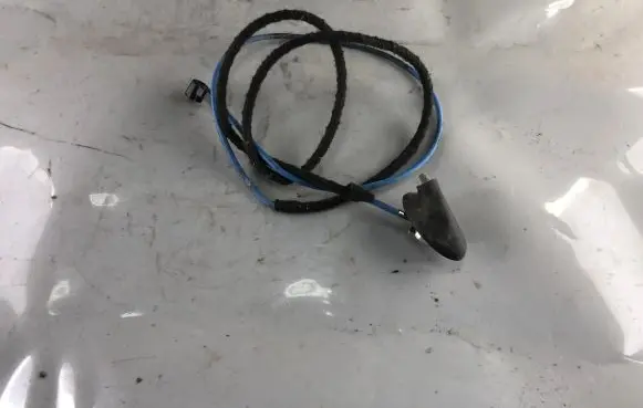 Nissan Patrol Y61 Radio antenna 