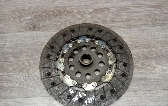 Volvo V70 Clutch pressure plate 324033010