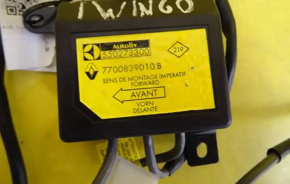 Renault Twingo I Airbag control unit/module 7700839010B 550273300