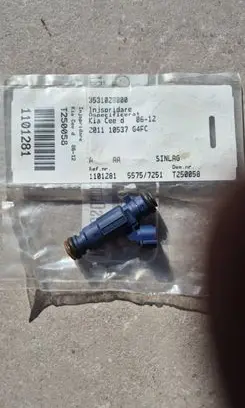 KIA Ceed Fuel injector 353102B000