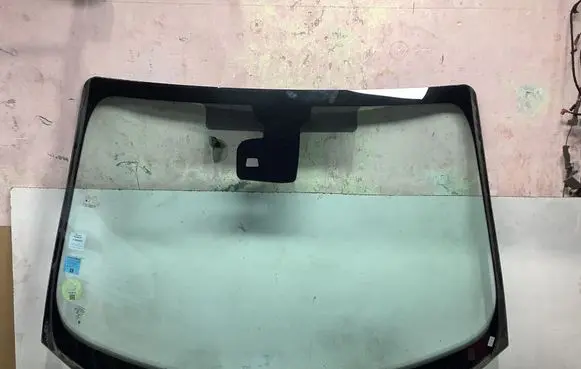 Peugeot 508 Front windscreen/windshield window 43R001585