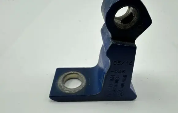 Audi RS6 C7 Front door lower hinge 4G0831401B