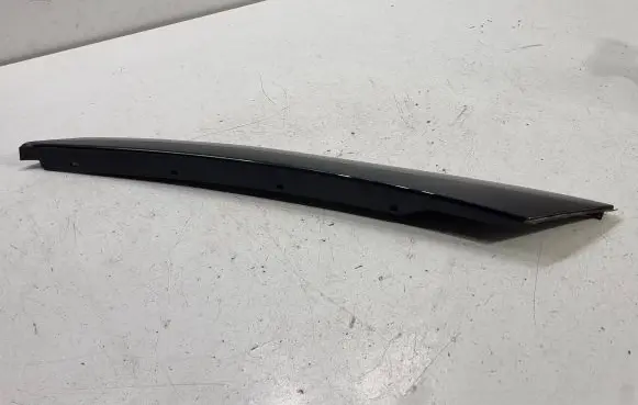 Skoda Fabia Mk2 (5J) Front door glass trim molding 5J6853264A