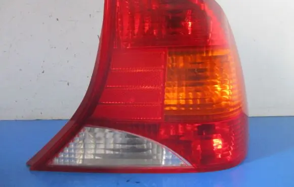Ford Focus C-MAX Rear/tail lights 1M51-13404-BB