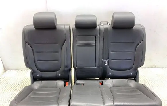 Volkswagen Touareg II Second row seats 