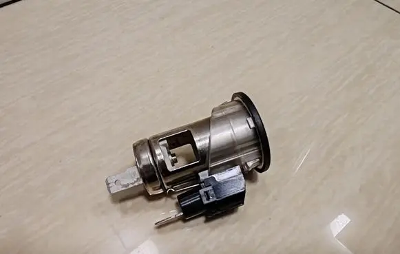 Nissan Note (E11) 12 V Socket (front) 