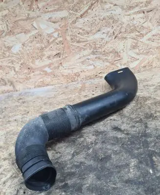 Mercedes-Benz C W203 Air intake hose/pipe A6110940587 A2035280607