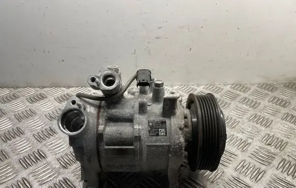 BMW 4 F36 Gran coupe Air conditioning (A/C) compressor (pump) 6805022