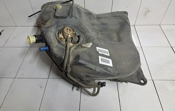 Volvo V70 Fuel tank 9492066