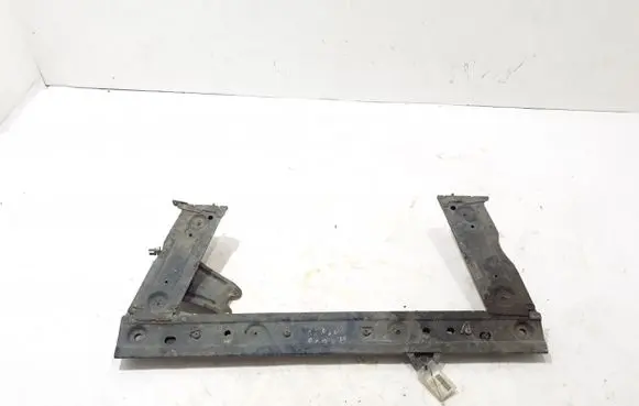 Renault Kangoo II Radiator mount bracket 622109526R