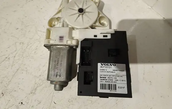 Volvo V50 Front door window regulator motor 30710151 992751105 040407165929