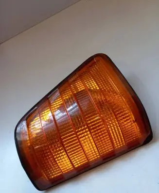 Mercedes-Benz 207 310 Front indicator light 32757R6