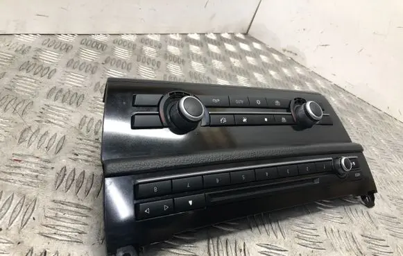 BMW 5 F10 F11 Climate control unit 9241244 900252770012 0000361447