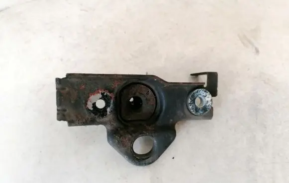 Toyota RAV 4 (XA30) Radiator mount bracket