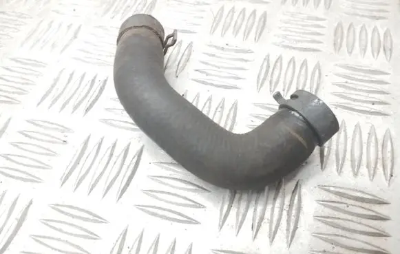 Volkswagen PASSAT B7 Engine coolant pipe/hose