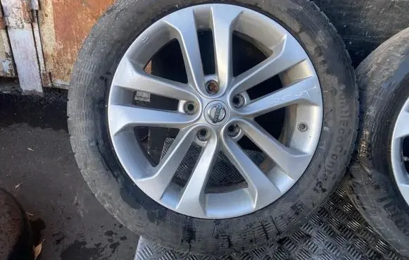 Nissan Juke I F15 R17 alloy rim N457011