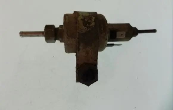 Volkswagen Transporter - Caravelle T4 Webasto auxiliary heater fuel pump 25171445 701819100A