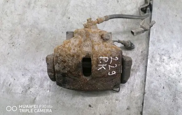 Volkswagen PASSAT B6 Front brake caliper