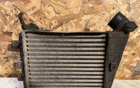 Audi A6 S6 C4 4A Intercooler air channel guide 4A0145805K