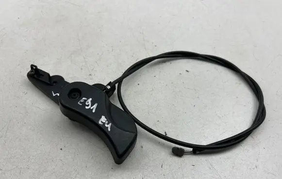 Engine bonnet (hood) release handle