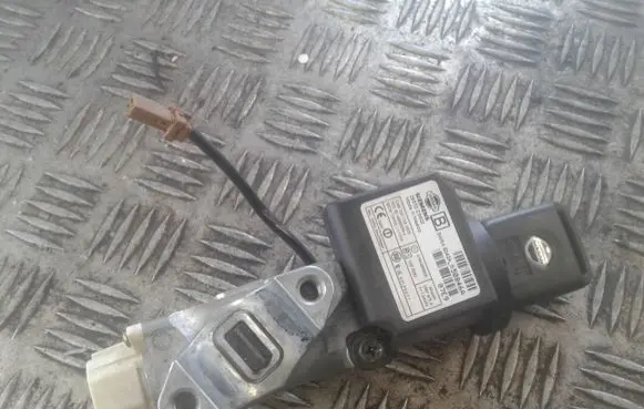 Nissan X-Trail T30 Ignition lock 28590C9902