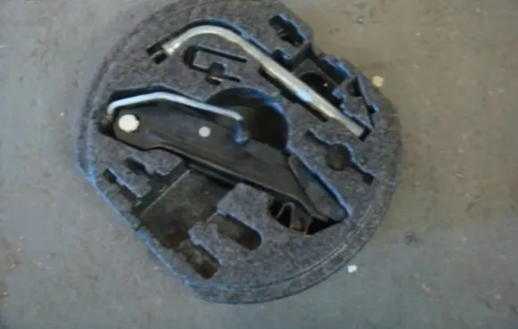 Seat Leon (5F) Tool box 