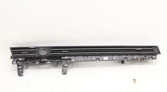 Volkswagen PASSAT B8 Dash center air vent grill 3G1858416