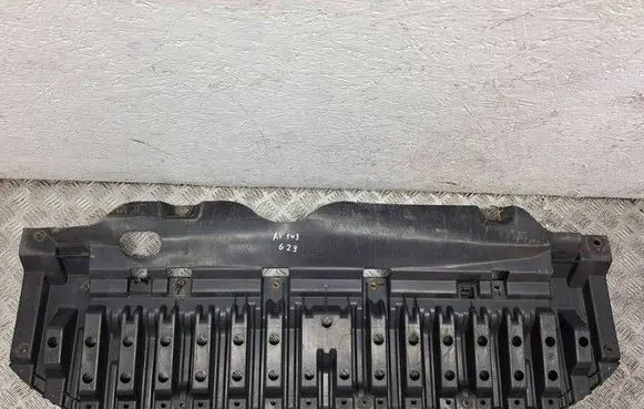 Toyota Avensis T270 Front bumper skid plate/under tray 5261805010