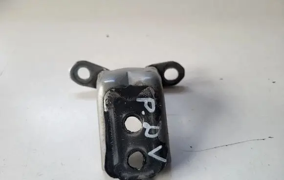Nissan Qashqai Front door upper hinge