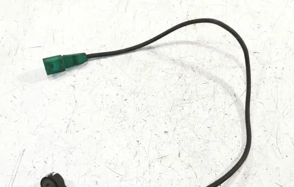 Audi A4 S4 B6 8E 8H Detonation knock sensor 