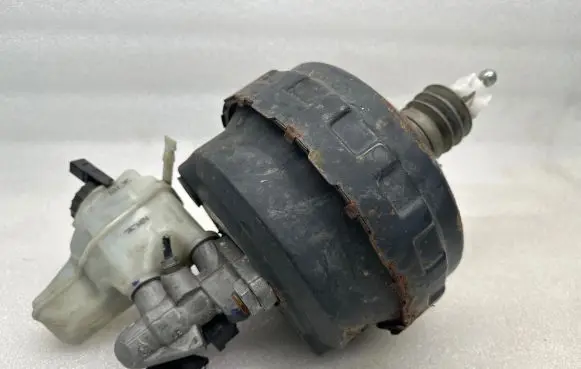 Audi A3 S3 8P Brake booster 1K2614105AH 1K2611301C