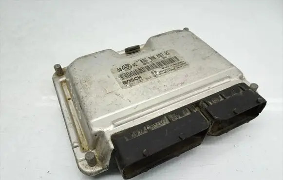 Volkswagen PASSAT B5.5 Engine control unit/module 066906032AS 0261207880