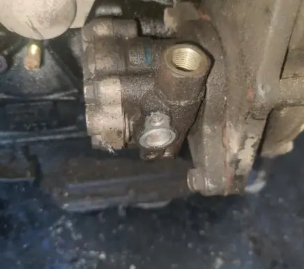 Nissan Almera N16 Power steering pump 9147114 5m321