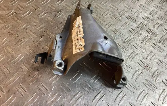 Porsche Macan (95B) Engine mounting bracket 8K0399059L