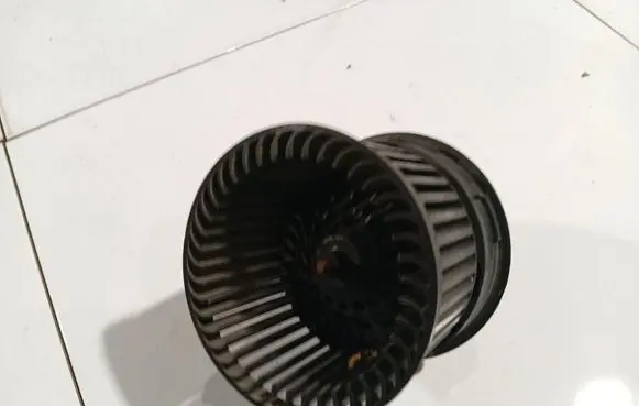 Citroen C4 II Heater fan/blower T1011131B