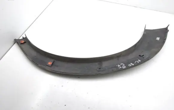 Rear fender molding trim