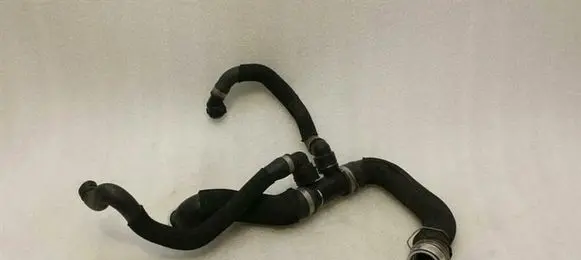 Mercedes-Benz CLS C218 X218 Engine coolant pipe/hose A2185011282