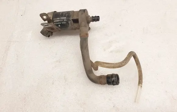 Toyota Land Cruiser (J150) Windscreen/windshield washer pump 3670475634