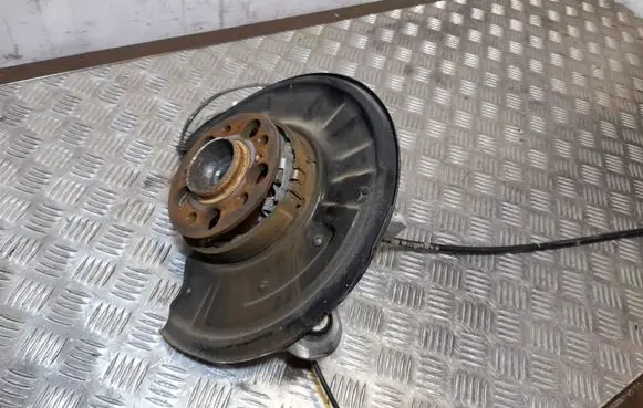 Mercedes-Benz E A207 Rear wheel hub A2044202585