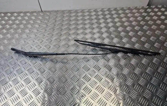 Volkswagen Transporter - Caravelle T5 Front wiper blade arm 7H1955410C