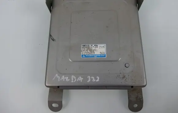Mazda 323 F Engine control unit/module Z51818881
