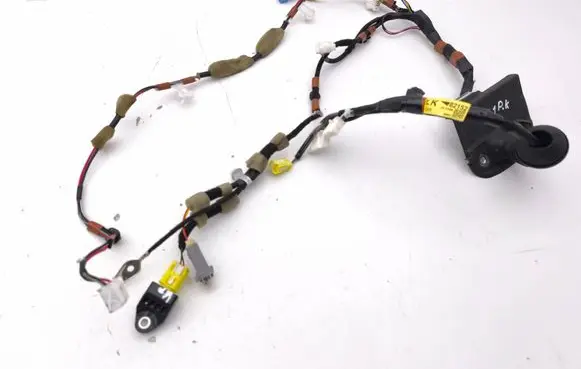 Toyota Prius (XW30) Front door wiring loom 8215247660