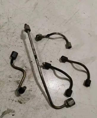 Hyundai Santa Fe Fuel injector supply line/pipe 