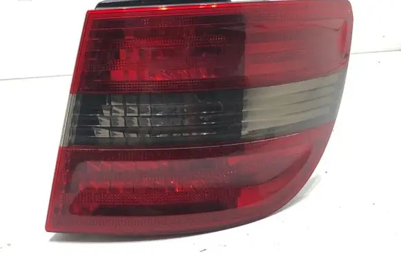 Mercedes-Benz B W245 Rear/tail lights A1698200377