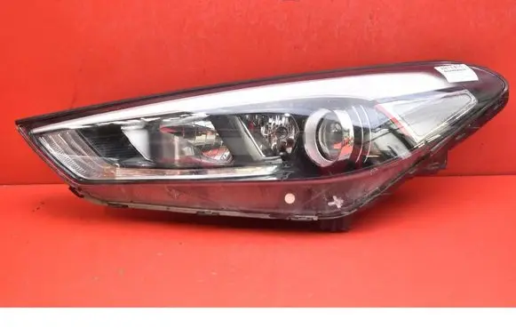 Hyundai Tucson JM Headlight/headlamp 92101D7100