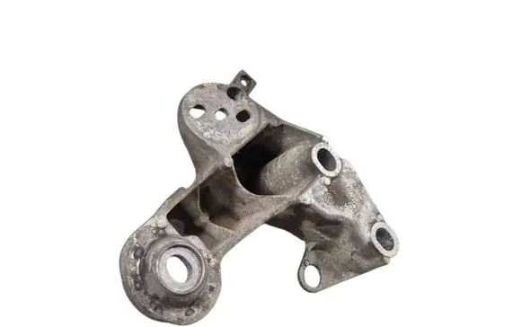 Audi A4 S4 B7 8E 8H Engine mounting bracket 8E0199352f