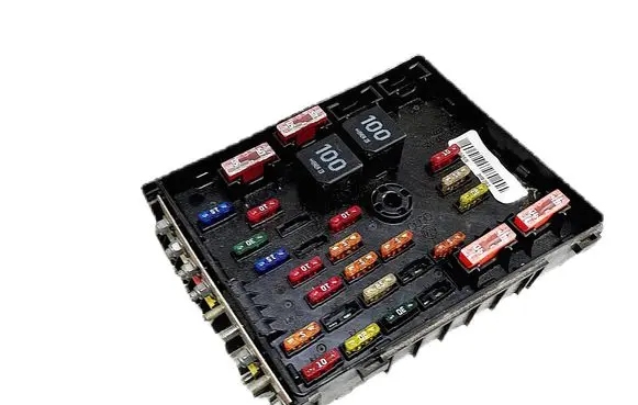 Volkswagen PASSAT B6 Fuse module 3C0937125